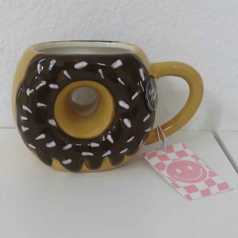 (#W) Sheffield Home Donuts mug Brown/Pink sprinkles 16oz